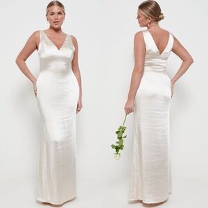 Pretty Lavish Piper Maxi Bridesmaid Dress in Champagne 
U.S.‎ Size 8